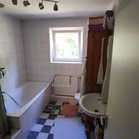 Funktionales In Ruhiger Lage, Dennoch In 25 Min In Hh *